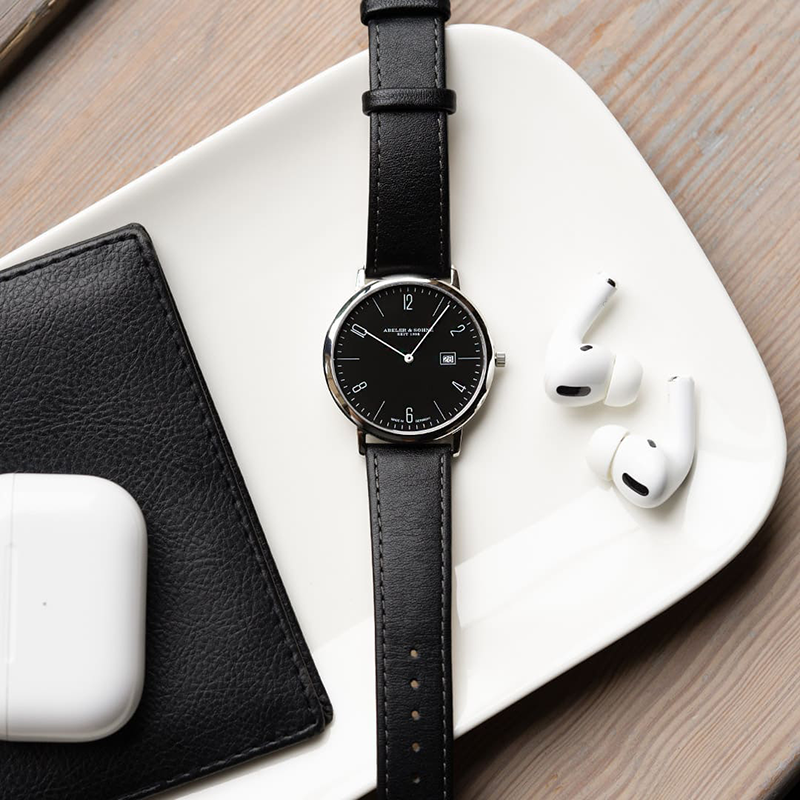 Elegante schwarze Herrenuhr AS1327