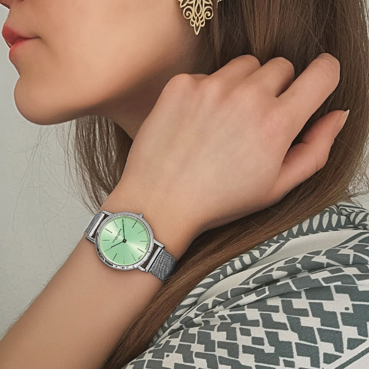 Elegante Damenuhr mit Edelstahlarmband